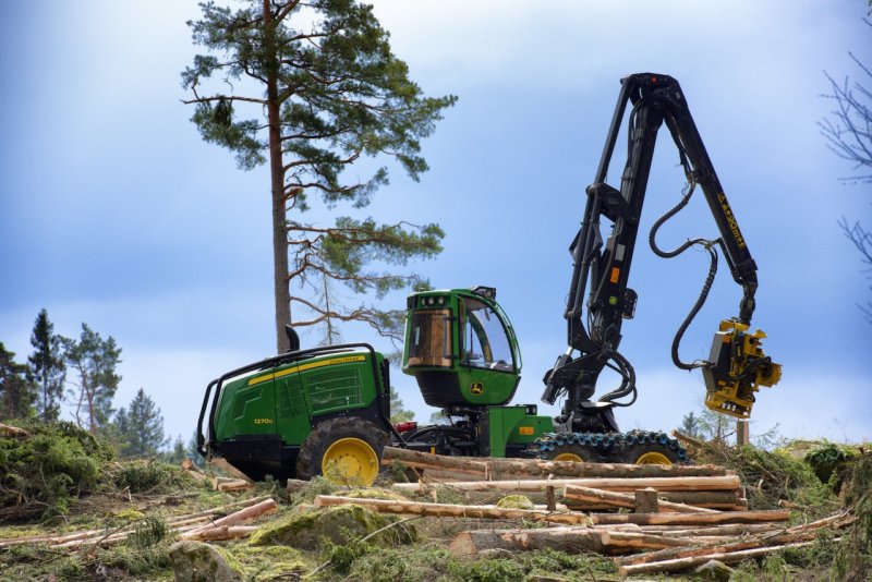 Харвестер John Deere