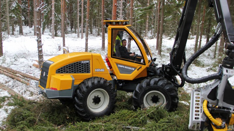 Komatsu 895