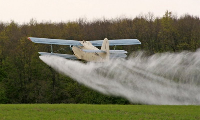 АН-2 кукурузник обработка полей