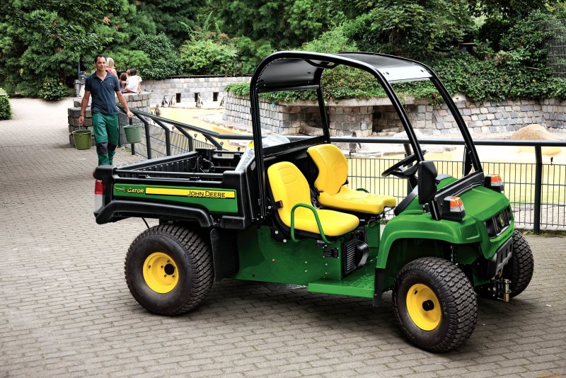 John Deere Gator 865m