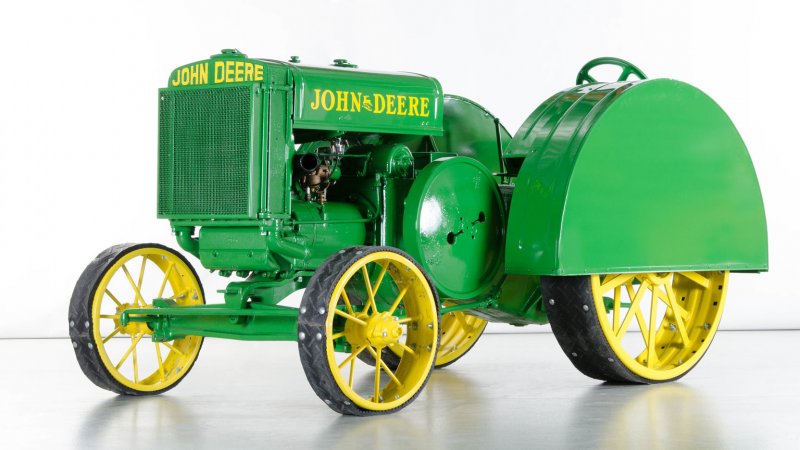 Трактор Deere & Company model d