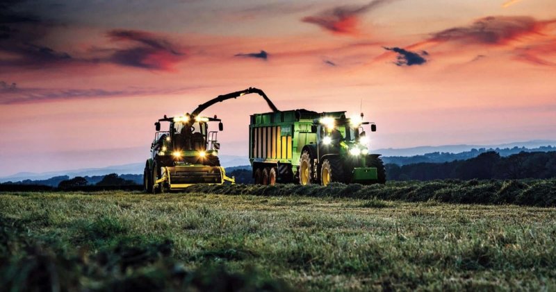 John Deere кормоуборочный комбайн 8000