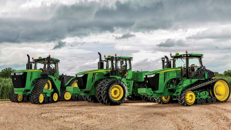 John Deere трактор