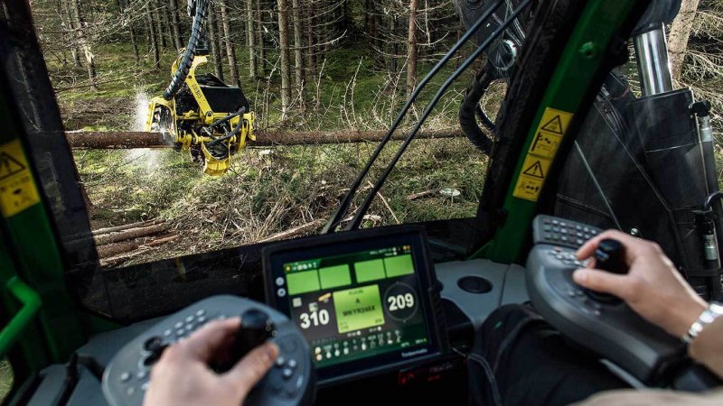 Харвестер John Deere кабина