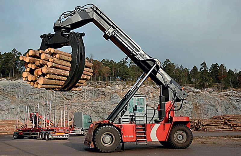 Лесопогрузчик «Kalmar 3026