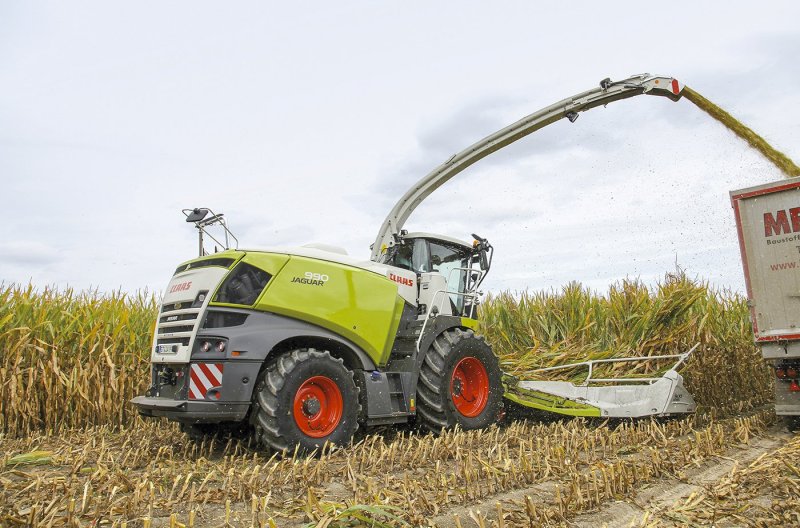 Кормоуборочный комбайн CLAAS