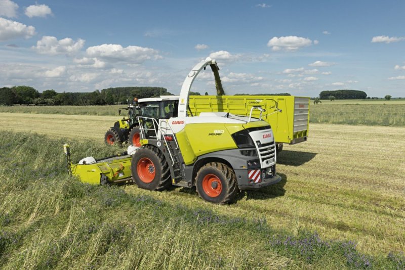 Силосный комбайн CLAAS