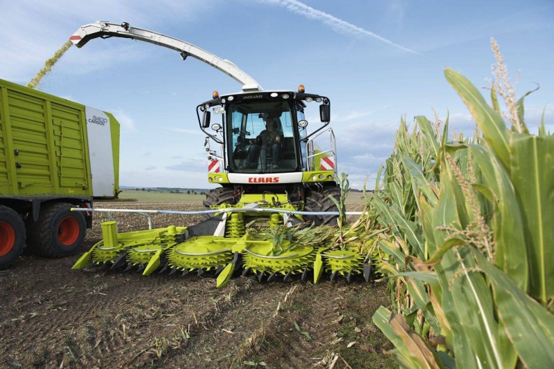 Кормоуборочный комбайн CLAAS