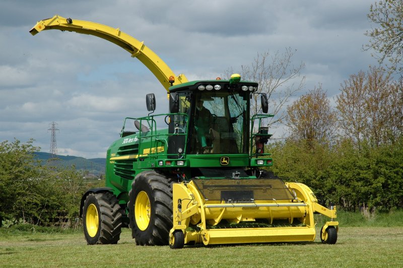 John Deere кормоуборочный комбайн