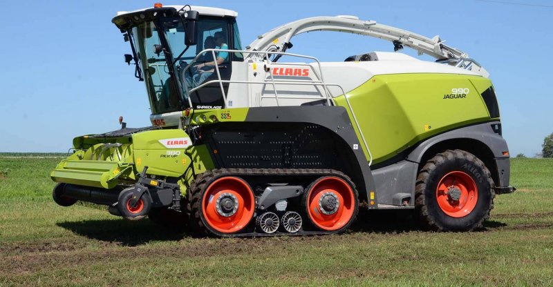 Кормоуборочный комбайн CLAAS "Ягуар-850"