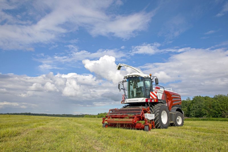 Кормоуборочный комбайн Ростсельмаш RSM F 2650