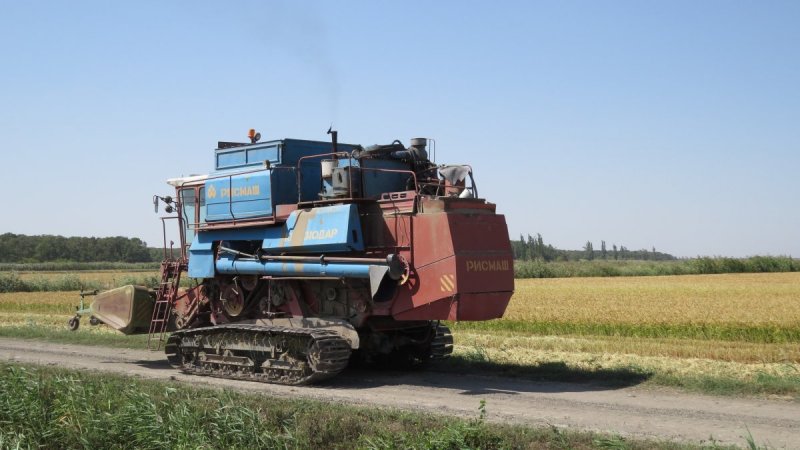 Гусеничный комбайн Енисей 1200