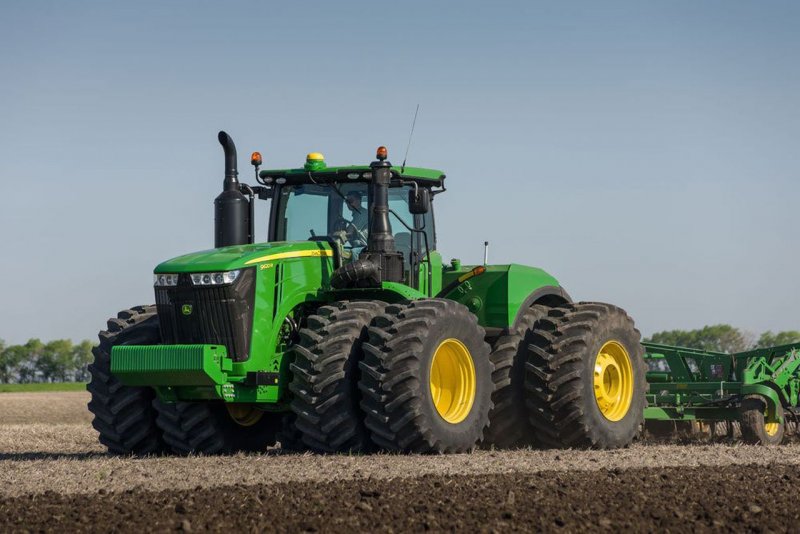Трактор Джон Дир John Deere
