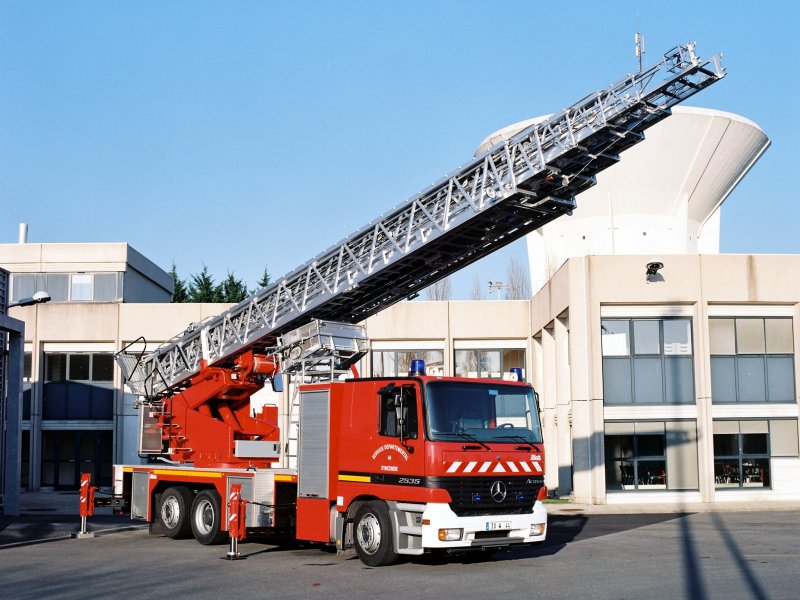 Mercedes-Benz Actros пожарка