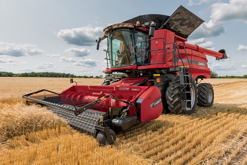 Комбайн Case IH Axial-Flow® 8240