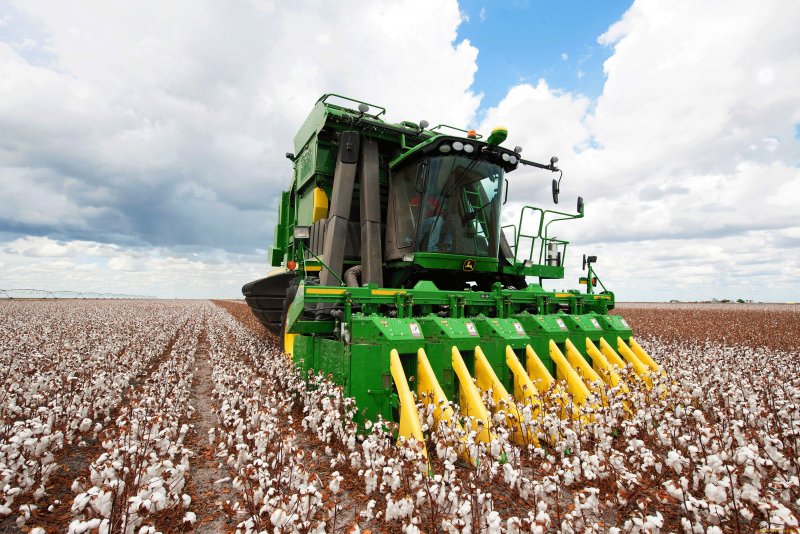Хлопкоуборочный комбайн John Deere 7760