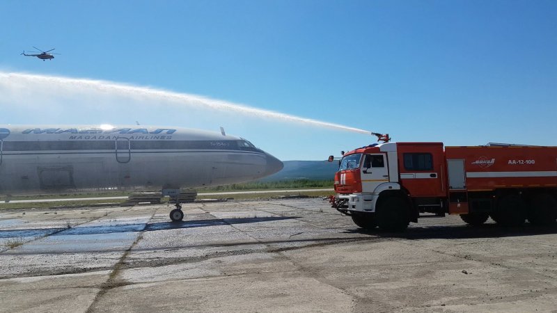 Пожарные на аэродроме