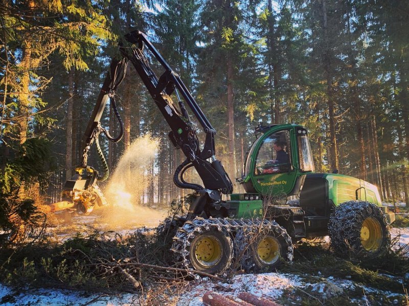 Харвестер John Deere